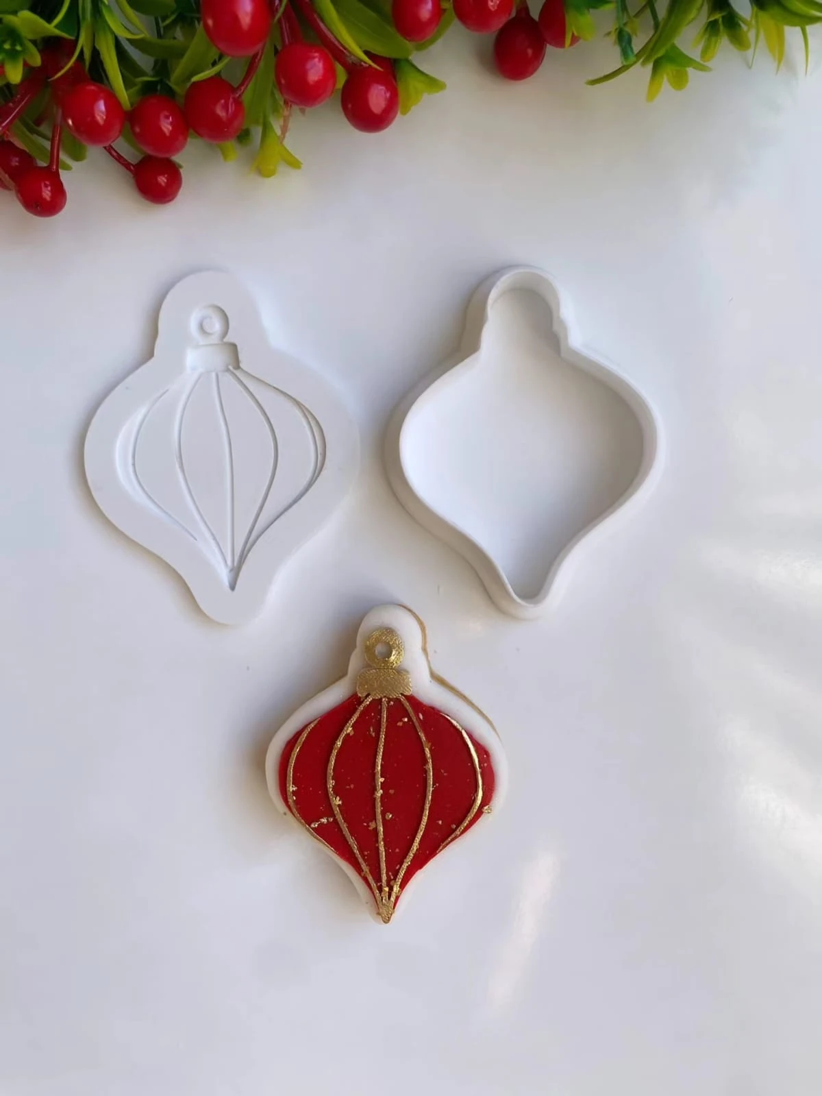 Yılbaşı Süsü Temalı Kurabiye Kalıbı Seti – Kardan Adam, Çam Ağacı, Şeker Kamışı ve Çelenk Figürleriyle Yeni Yılın Ruhu