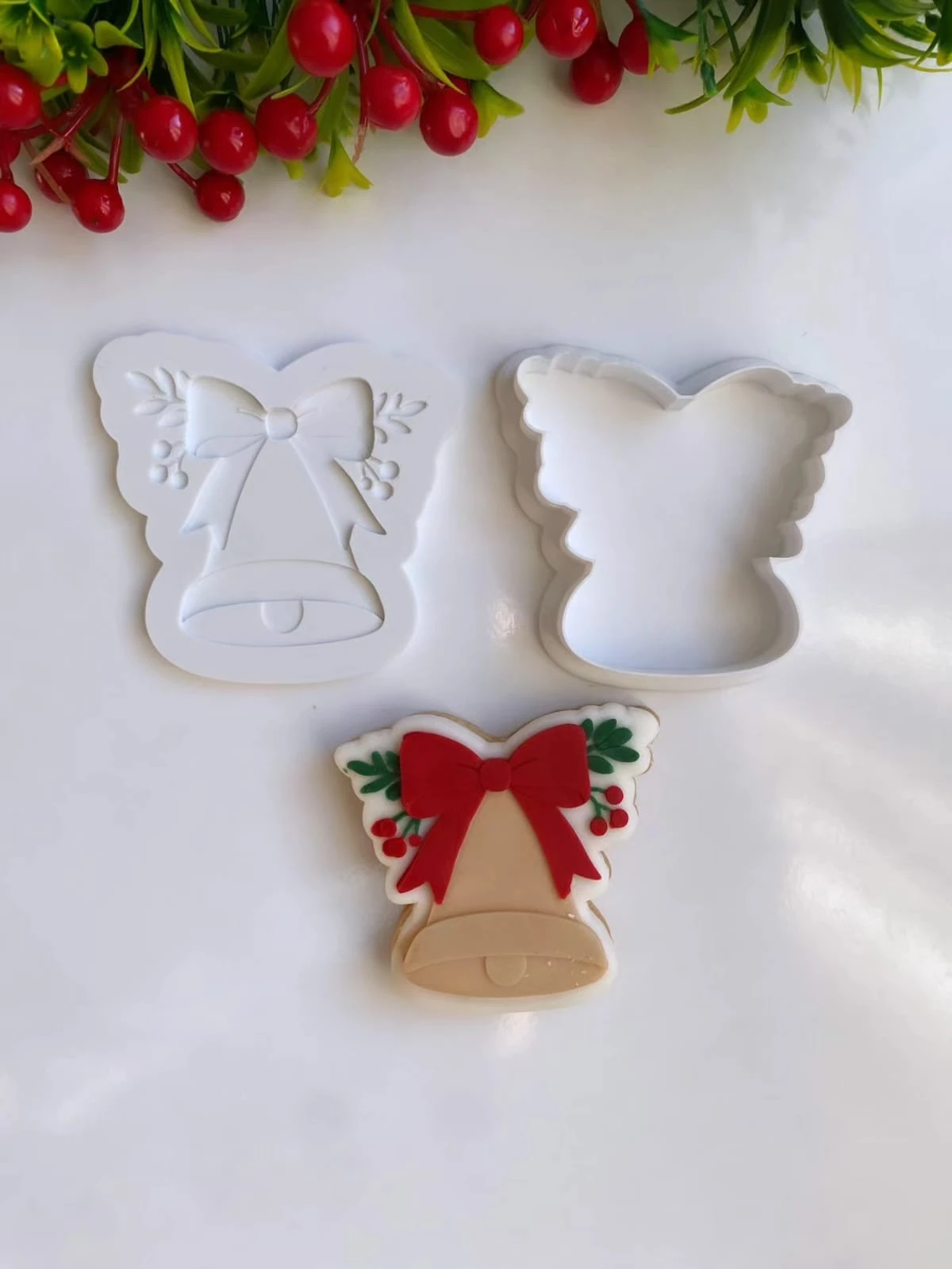 Yılbaşı Süsü Temalı Kurabiye Kalıbı Seti – Kardan Adam, Çam Ağacı, Şeker Kamışı ve Çelenk Figürleriyle Yeni Yılın Ruhu