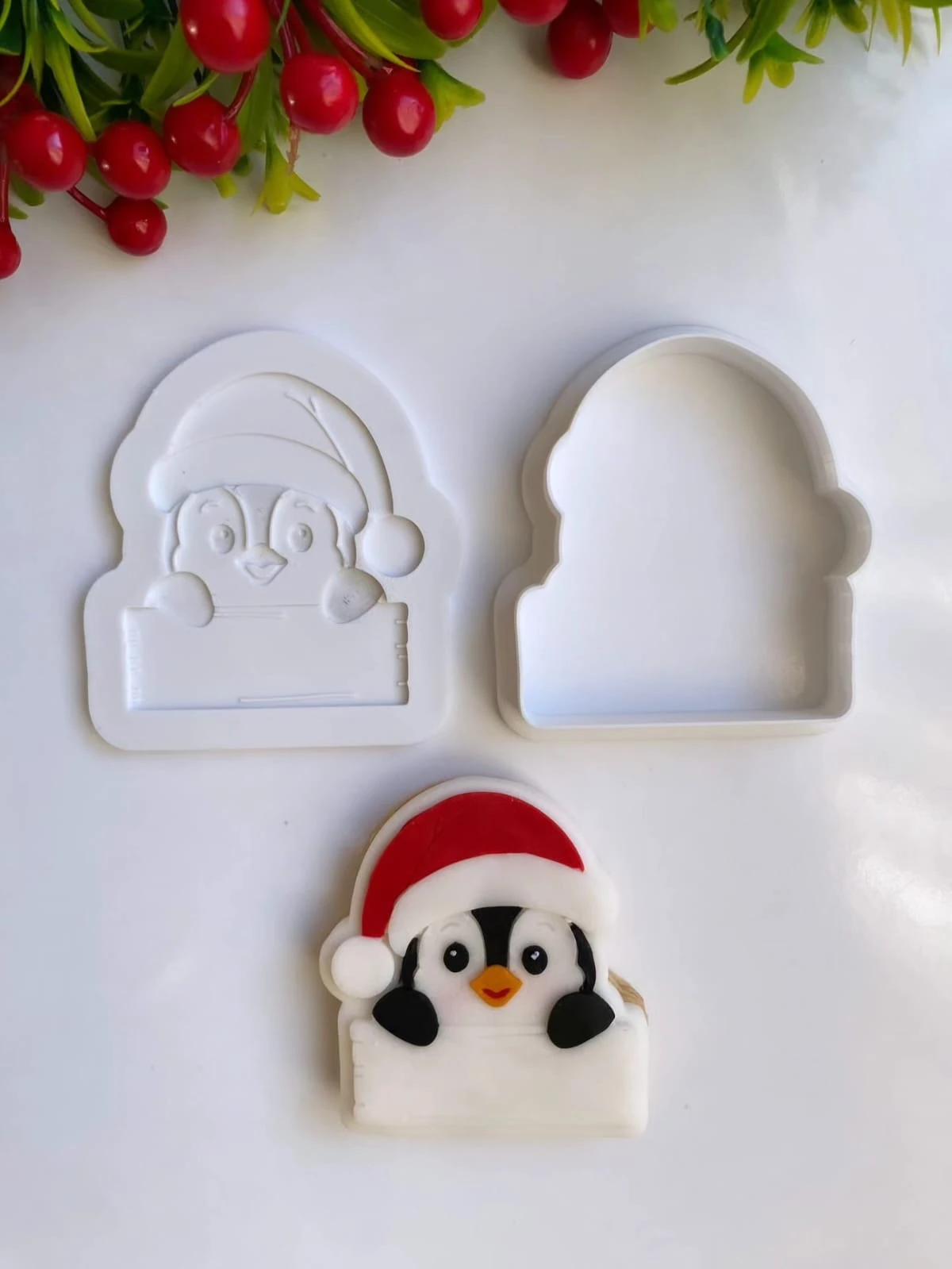 Yılbaşı 2026 Temalı Kurabiye Kalıbı Seti – Noel Baba, Geyik, Elf, Kardan Adam ve Penguen Figürleriyle Yeni Yılın En Tatlı Hali