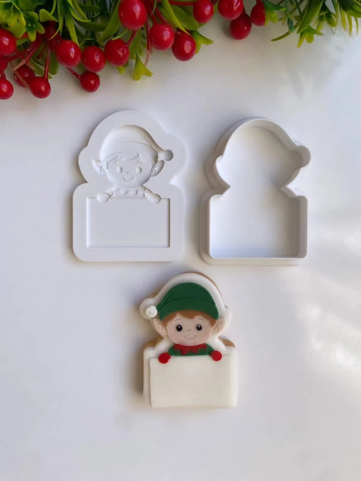 Yılbaşı 2026 Temalı Kurabiye Kalıbı Seti – Noel Baba, Geyik, Elf, Kardan Adam ve Penguen Figürleriyle Yeni Yılın En Tatlı Hali