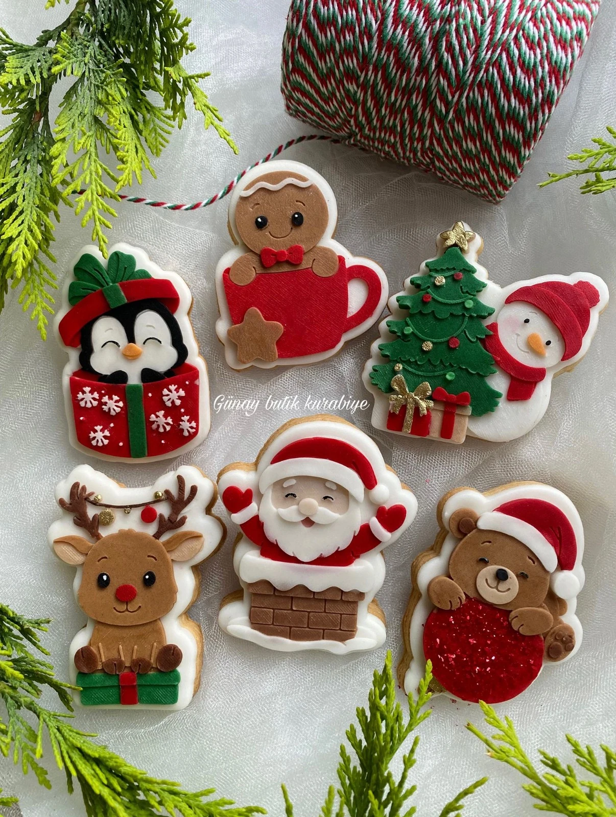 Yılbaşı Temalı Kurabiye Kalıpları Konsepti – Noel Baba, Geyik, Kardan Adam, Hediye ve Çam Ağacı Figürleri