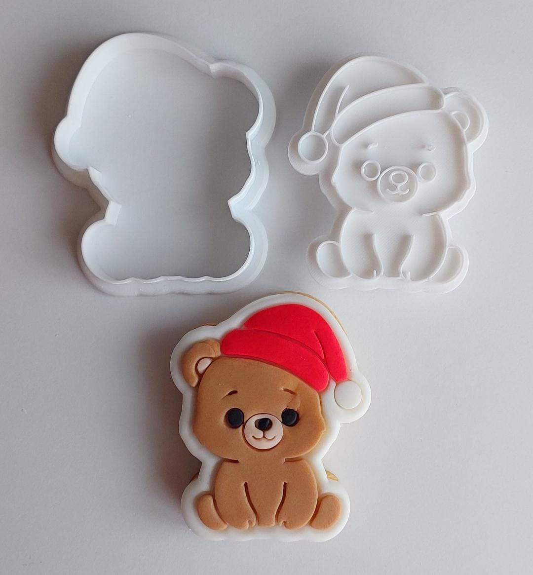 Yılbaşı Temalı Klasik Kurabiye Kalıpları – Noel Baba, Kardan Adam, Hediye, Ayıcık, Kar Tanesi ve Kamyon Figürleri