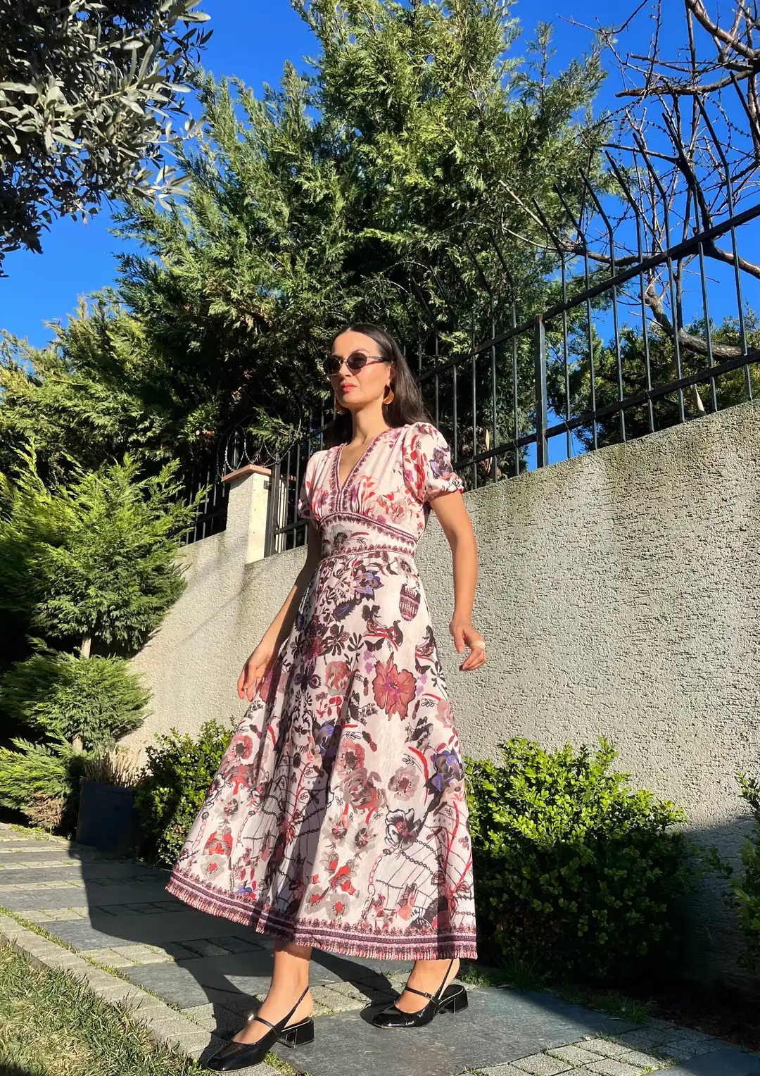 V Yaka Floral Elbise-Pudra