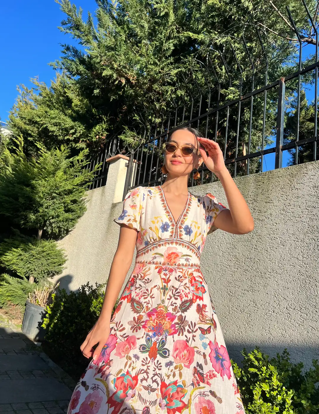 V Yaka Floral Elbise-Ekru(ÖN SiPARİŞ BAYRAM SONRASI KARGO)