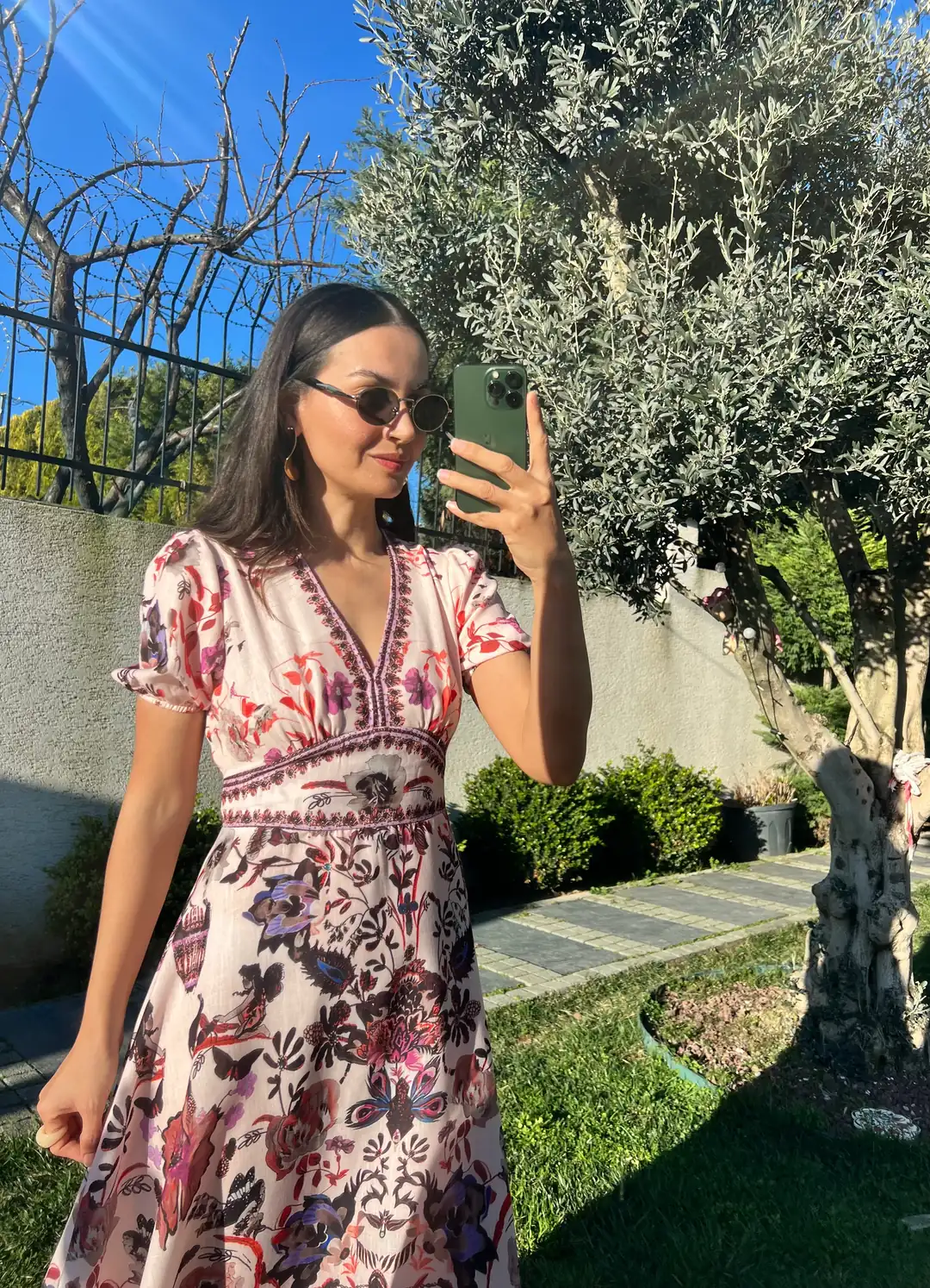 V Yaka Floral Elbise-Pudra