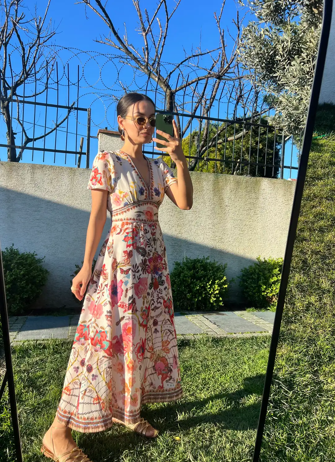 V Yaka Floral Elbise-Ekru(ÖN SiPARİŞ BAYRAM SONRASI KARGO)