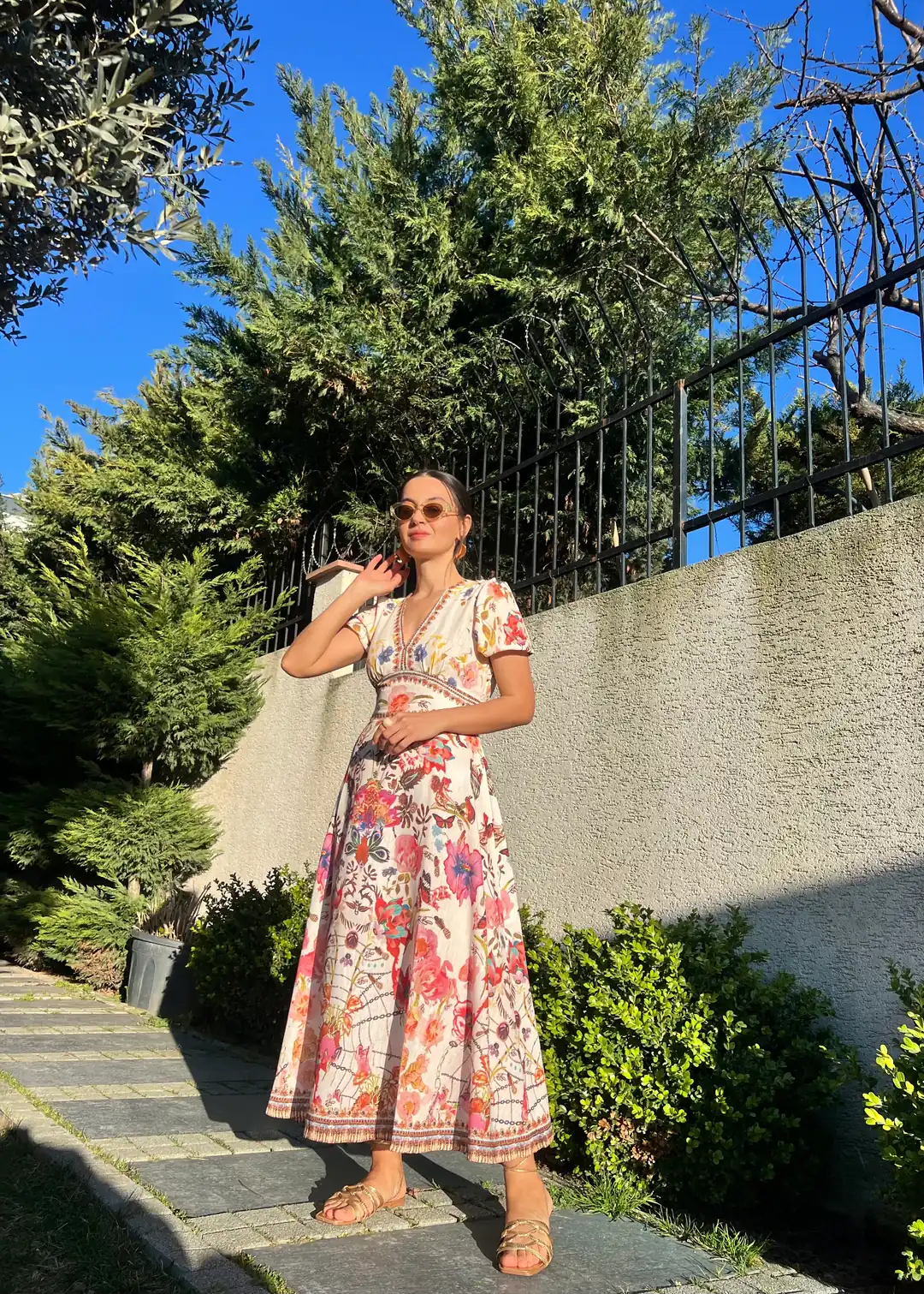 V Yaka Floral Elbise-Ekru(ÖN SiPARİŞ BAYRAM SONRASI KARGO)