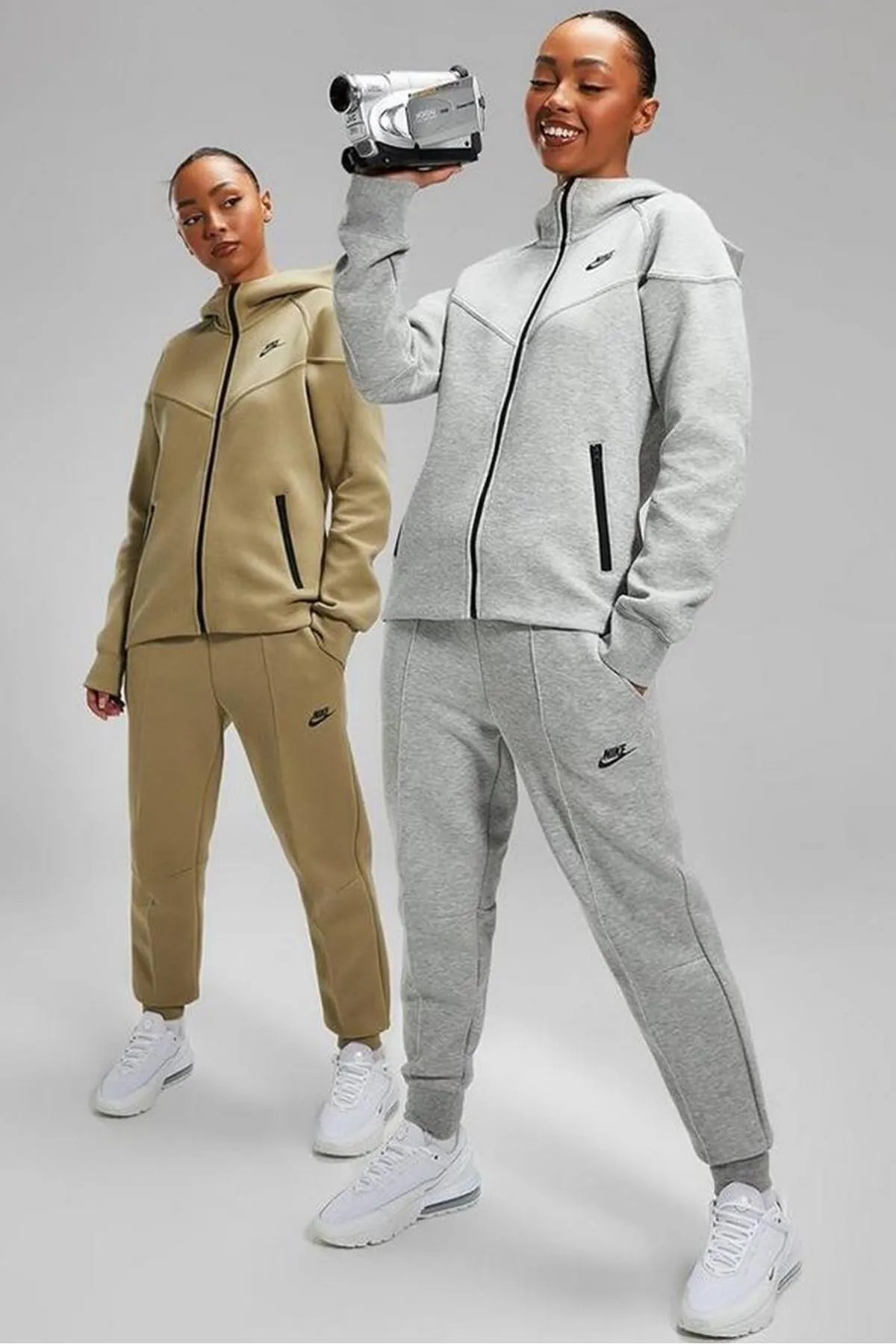 Sportswear Tech Fleece Standart Fit Mid Rise Jogger Gray Kadın