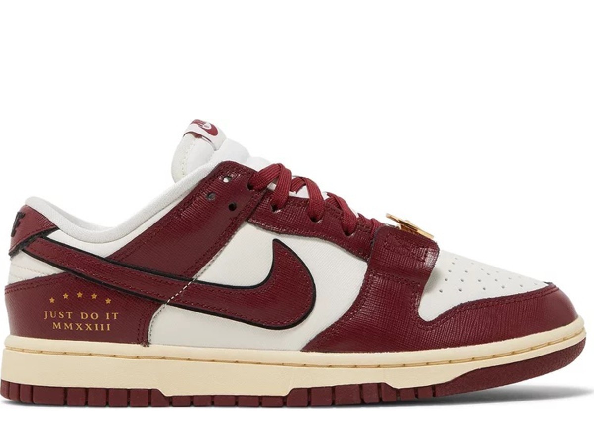 Dunk Low SE Sail Team Red Wmns