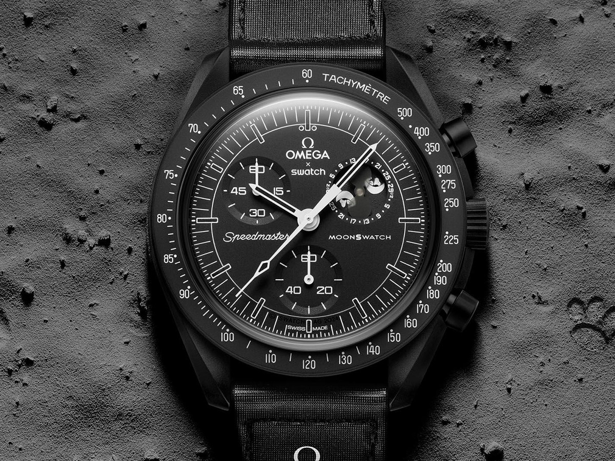 Swatch x Omega Moonphase Snoopy Black