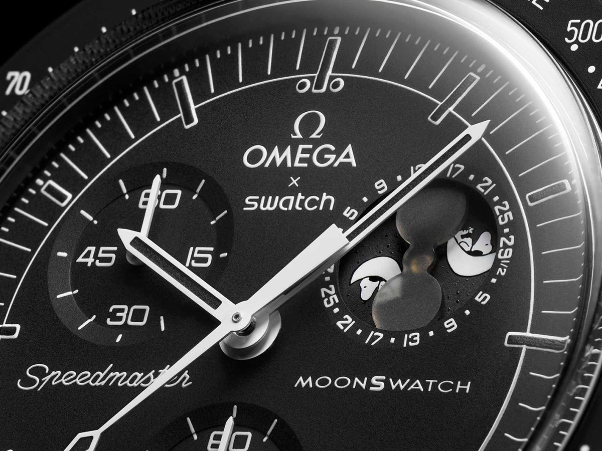 Swatch x Omega Moonphase Snoopy Black