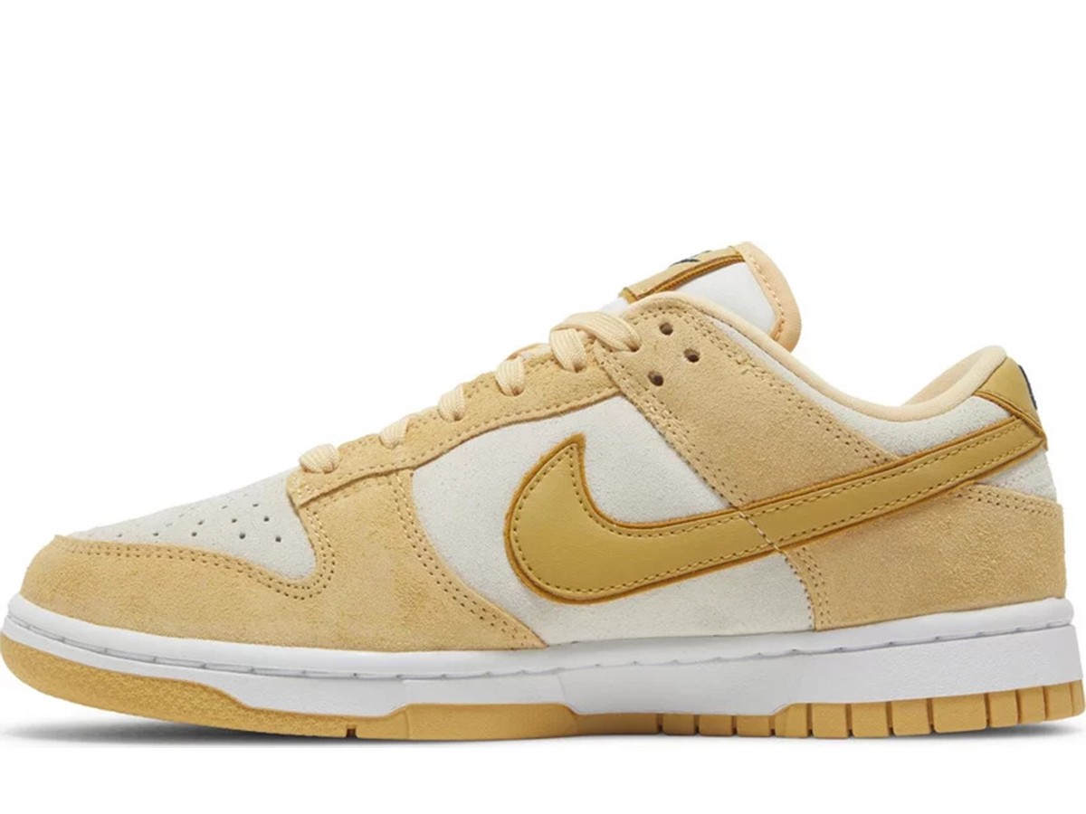 Dunk Low Gold Suede Wmns