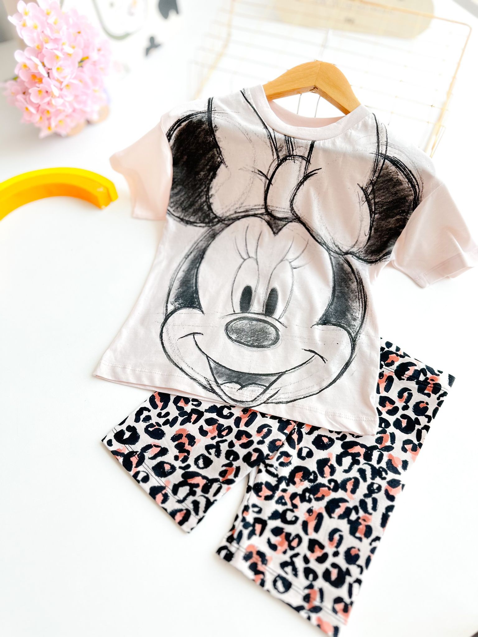Minnie Mouse Desenli Şortlu Takım