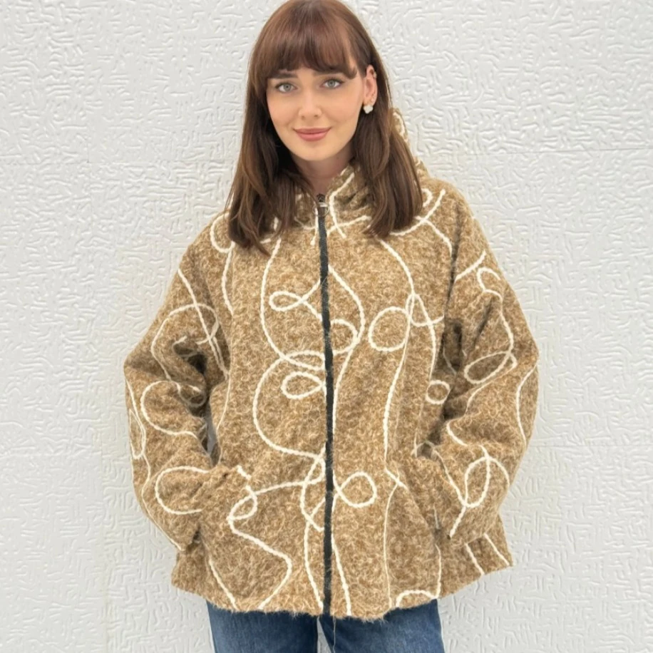 İTHAL KAPÜŞONLU DÜŞÜK KOL, OVERSİZE KALIP KEÇE KABAN