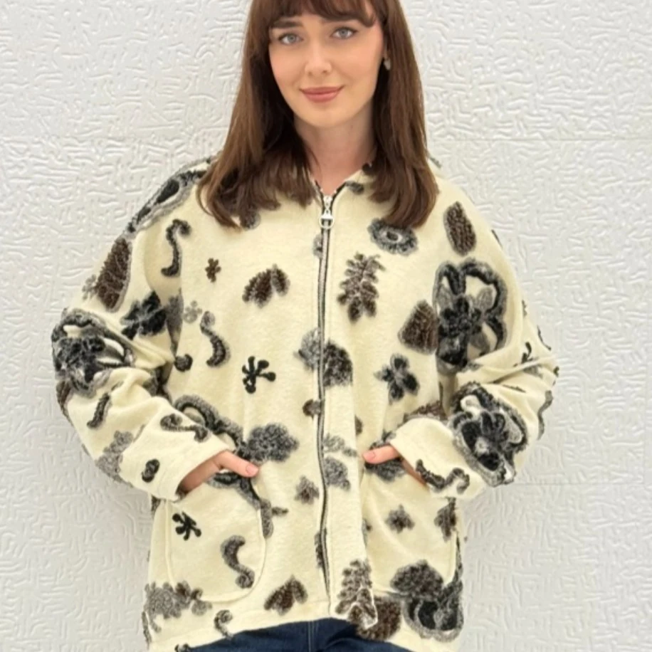 İTHAL KAPÜŞONLU, KABARTMALI ,OVERSİZE KALIP KEÇE KABAN