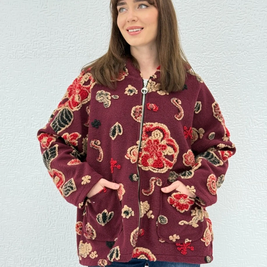 İTHAL KAPÜŞONLU, KABARTMALI ,OVERSİZE KALIP KEÇE KABAN