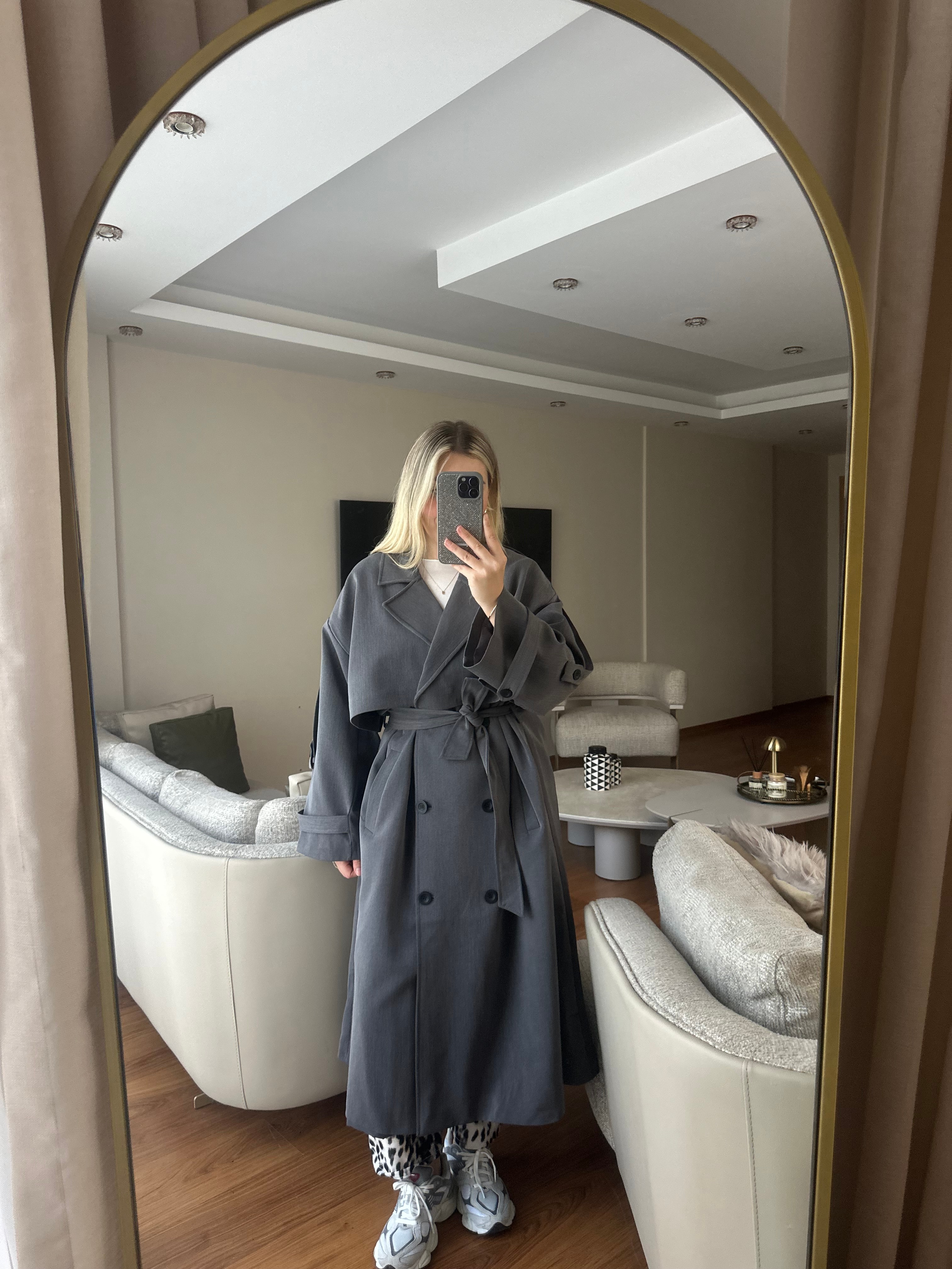 MARKA MODEL TRENÇKOT