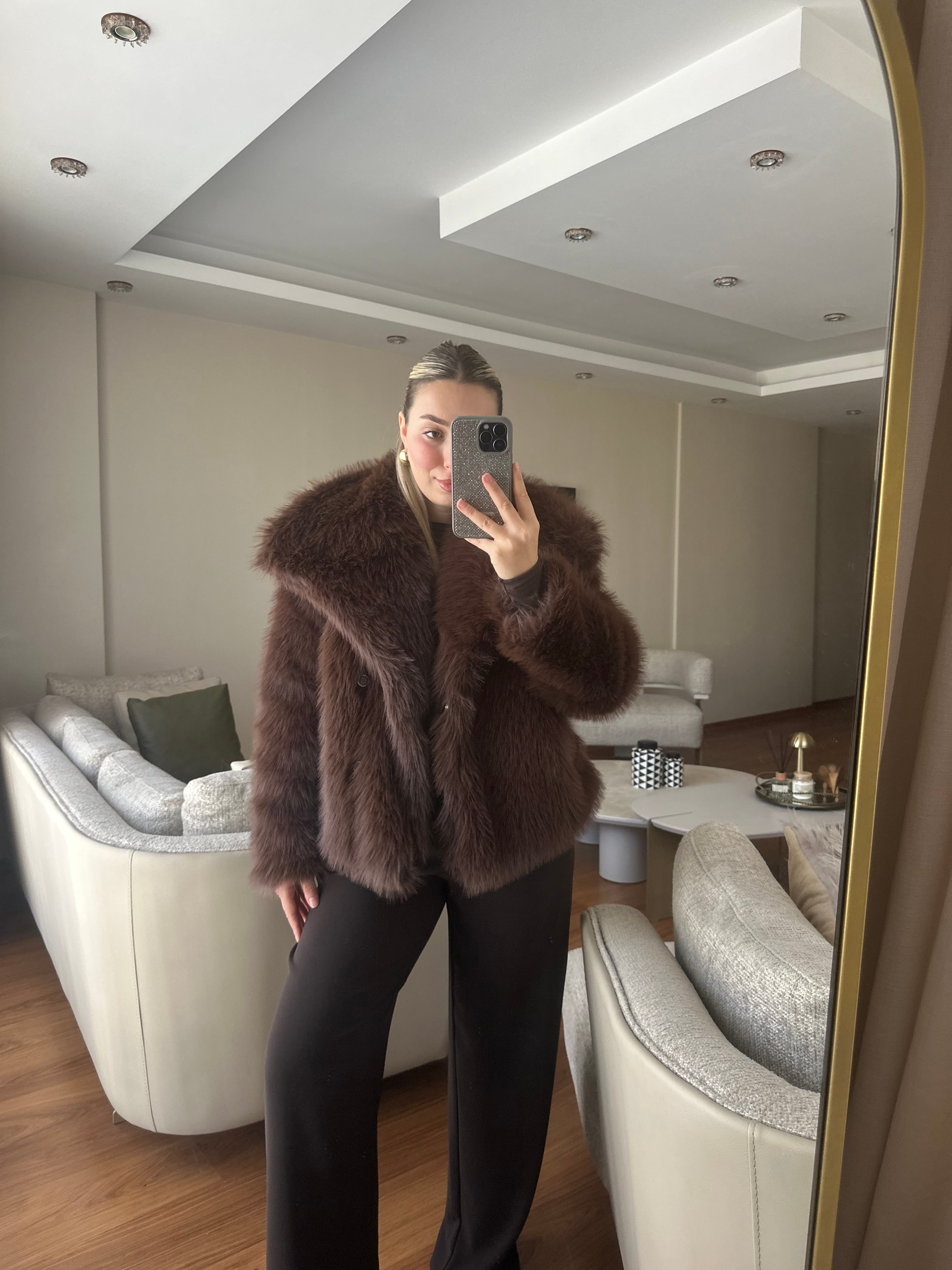 MARKA MODEL KÜRK