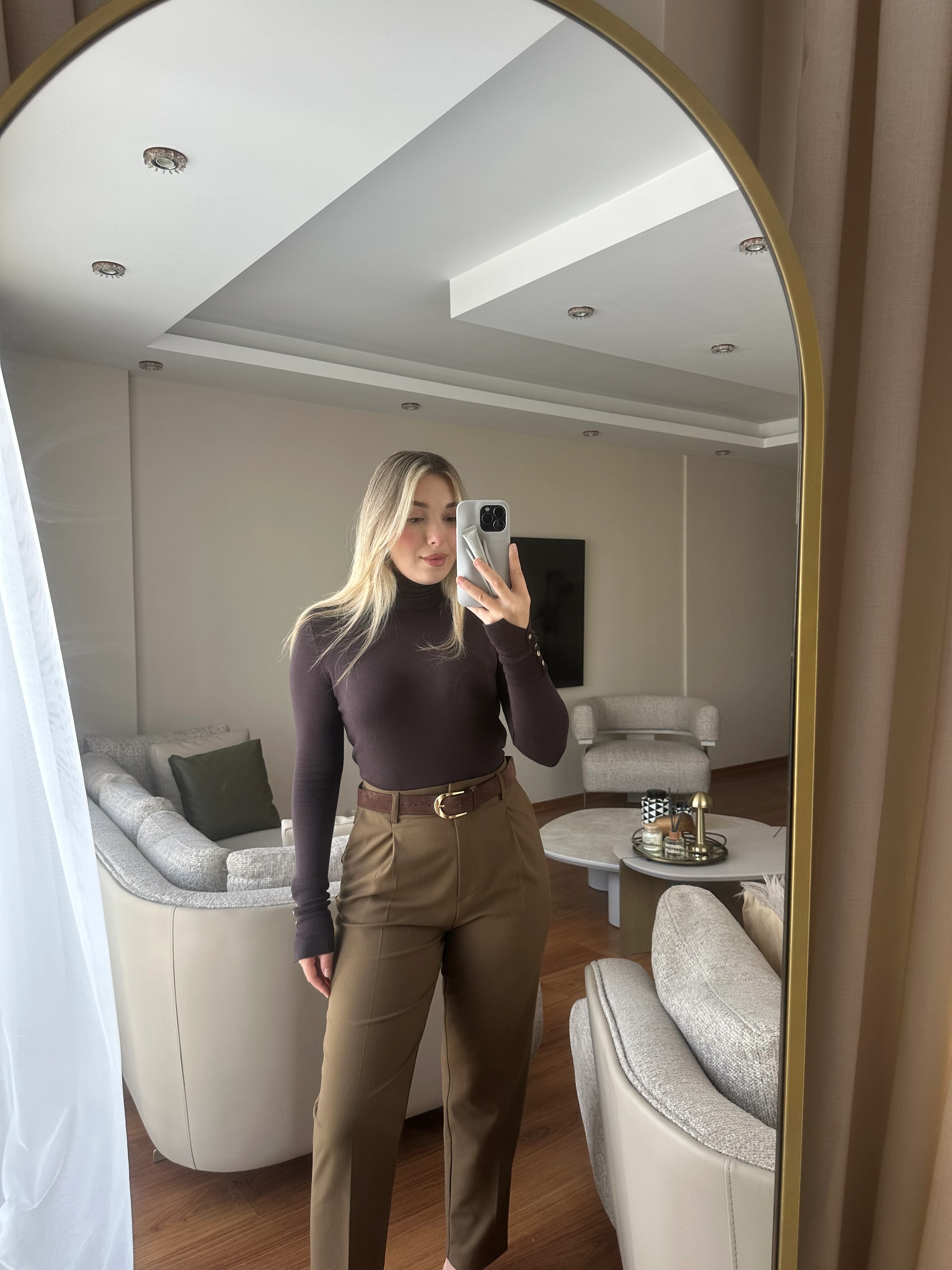 DİLVİN KEMERLİ KUMAŞ PANTOLON