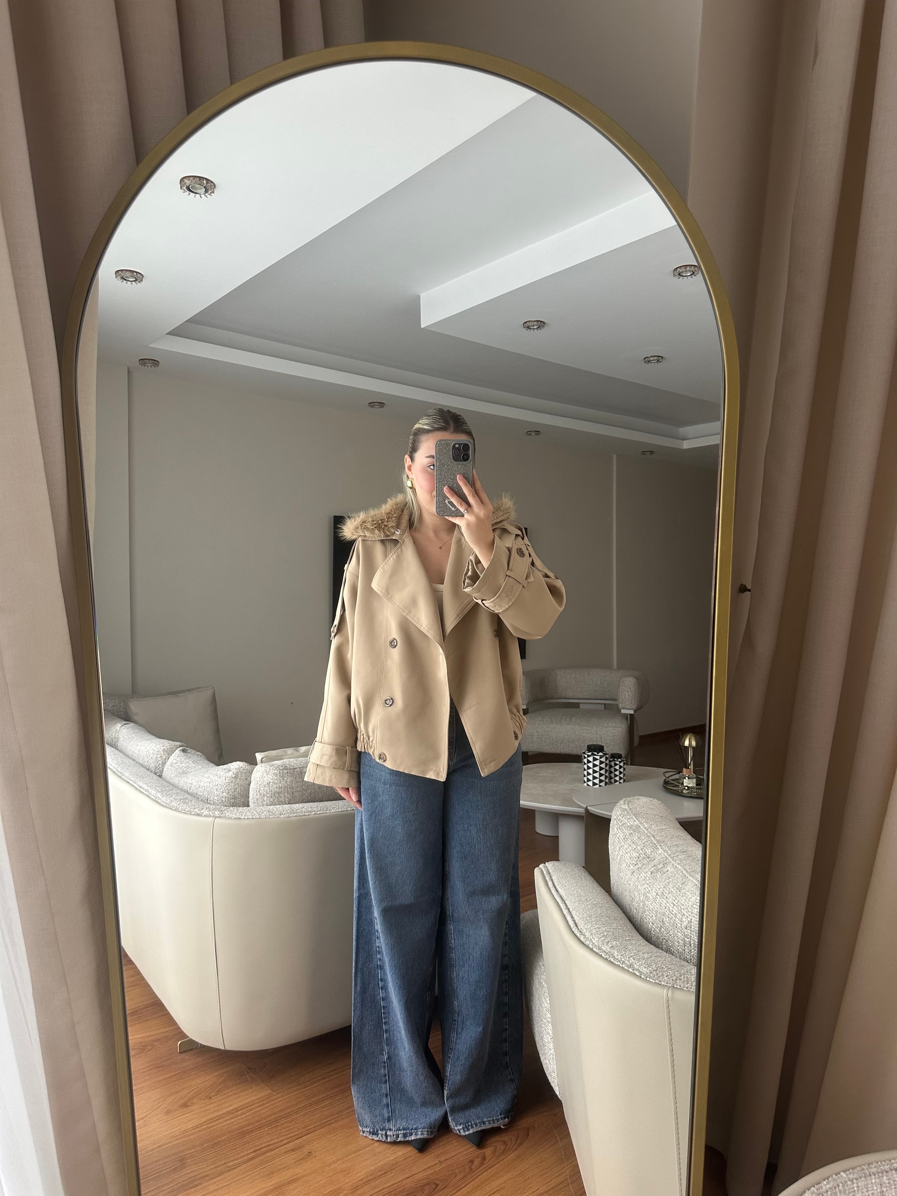 MARKA MODEL TRENÇKOT 