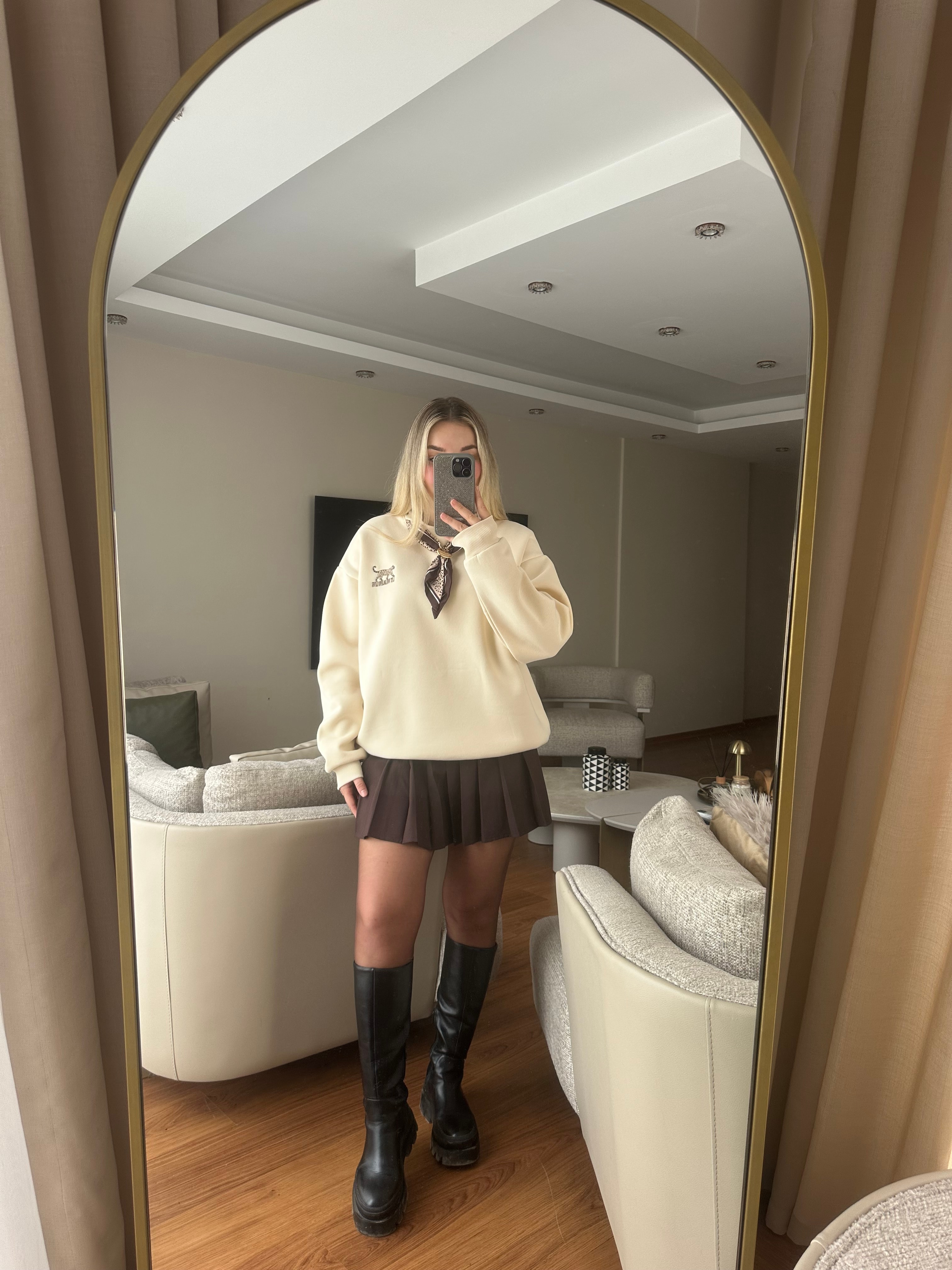 ŞAL DETAYLI SWEATSHIRT