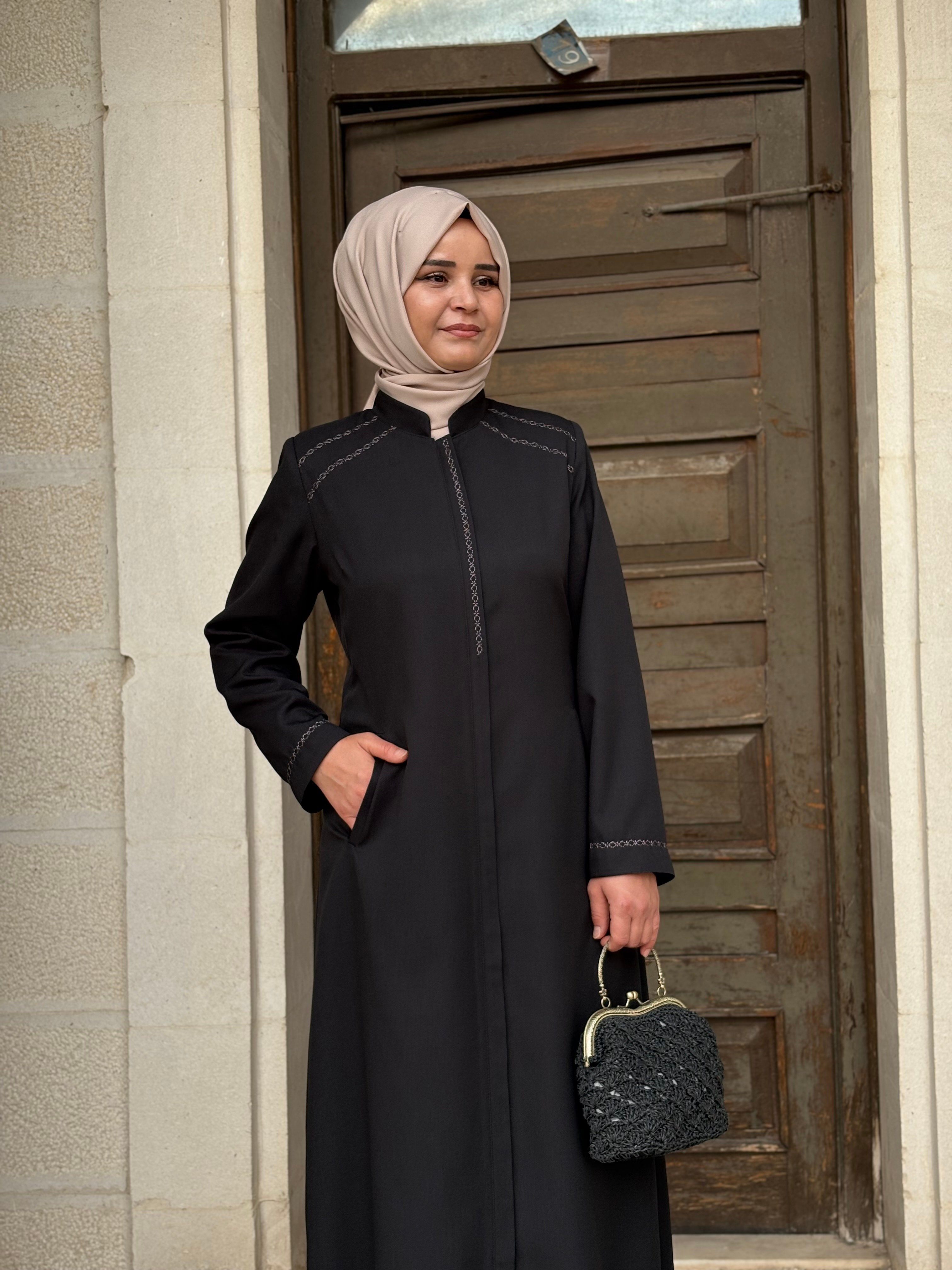 Karmen Siyah Pardesü