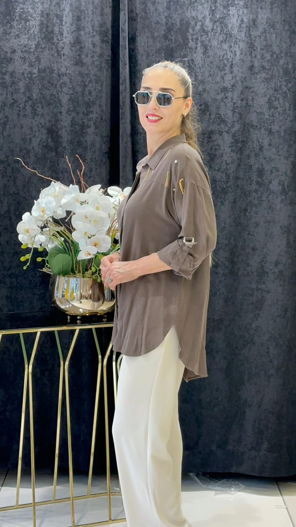 PAMUK TENSEL SU YOLU ZİNCİR TAŞ TEDAYLI GÖMLEK - KAHVE