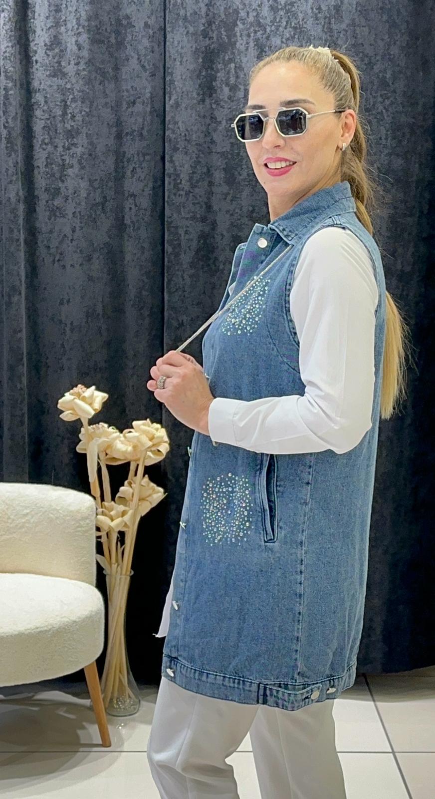 POLO YAKA TAŞ DETAYLI DÜĞMELİ KOT YELEK 