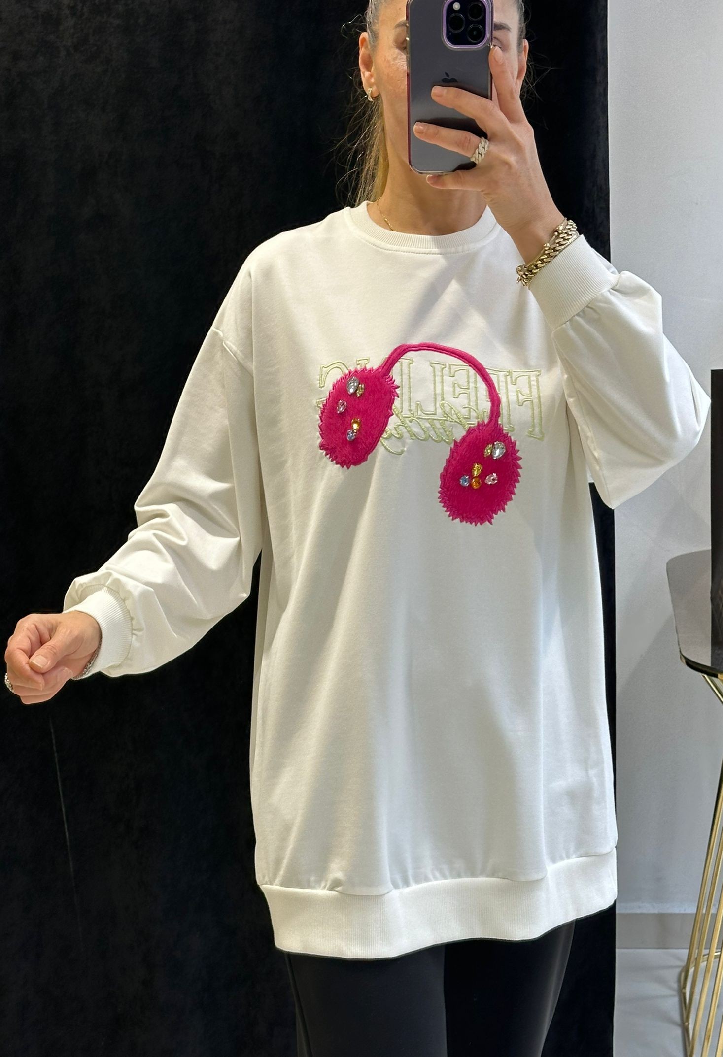NAKIŞ VE TAŞ DETAYLI S-SHIRT