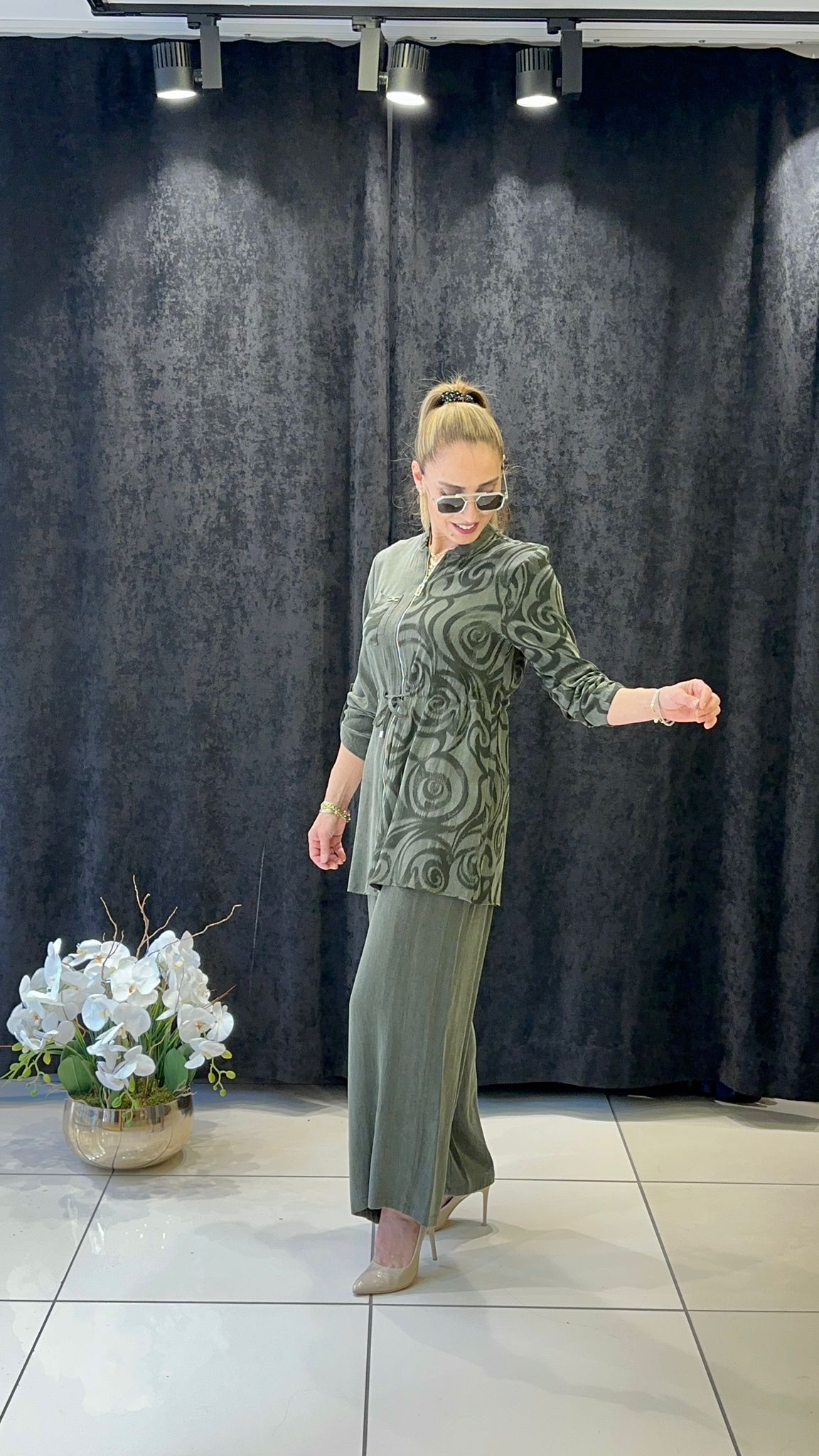 İPEK QUPRA GİRDAP DESENLİ İKİLİ TAKIM  