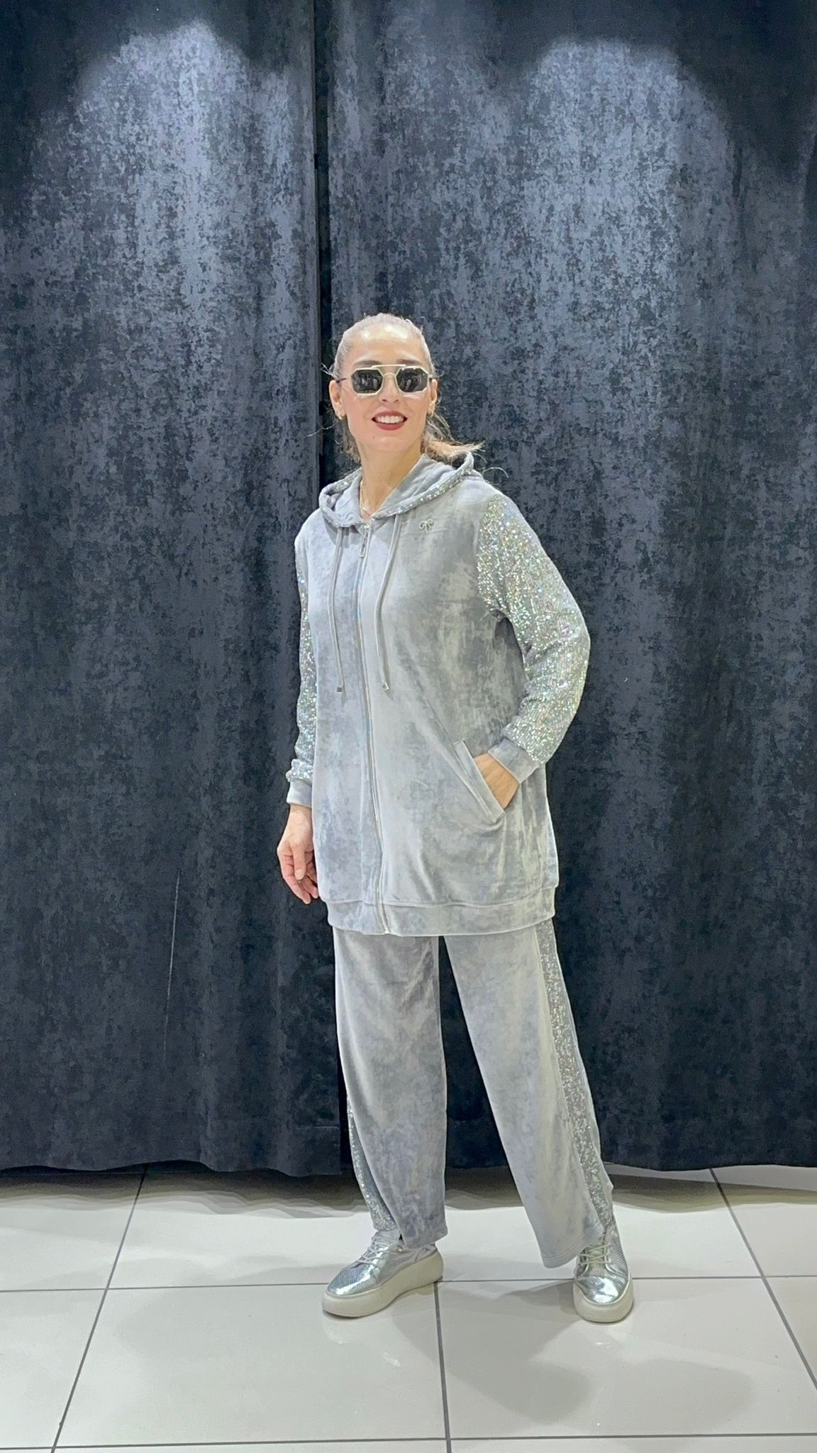 İPEK KADİFE KUMAŞ PUL DETAY PANTOLON İKİLİ TAKIM 