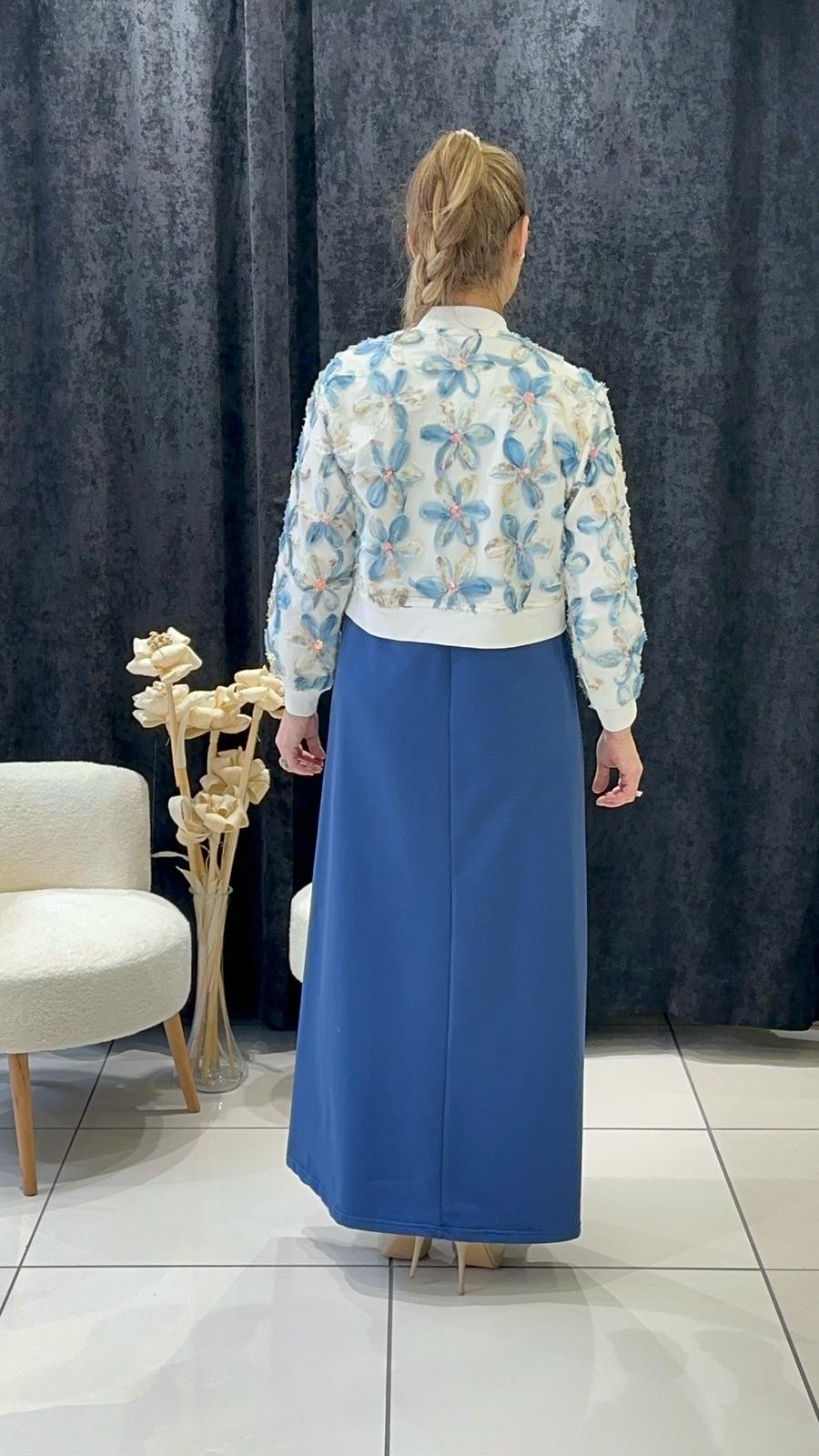 GÜL DETAYLI CEKETLİ ELBİSE 