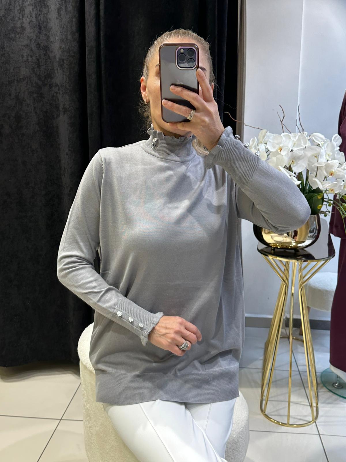 FIRFIR YAKA DÜĞME DETAYLI SOĞUK İP MESERİZE TRİKO  - GRİ