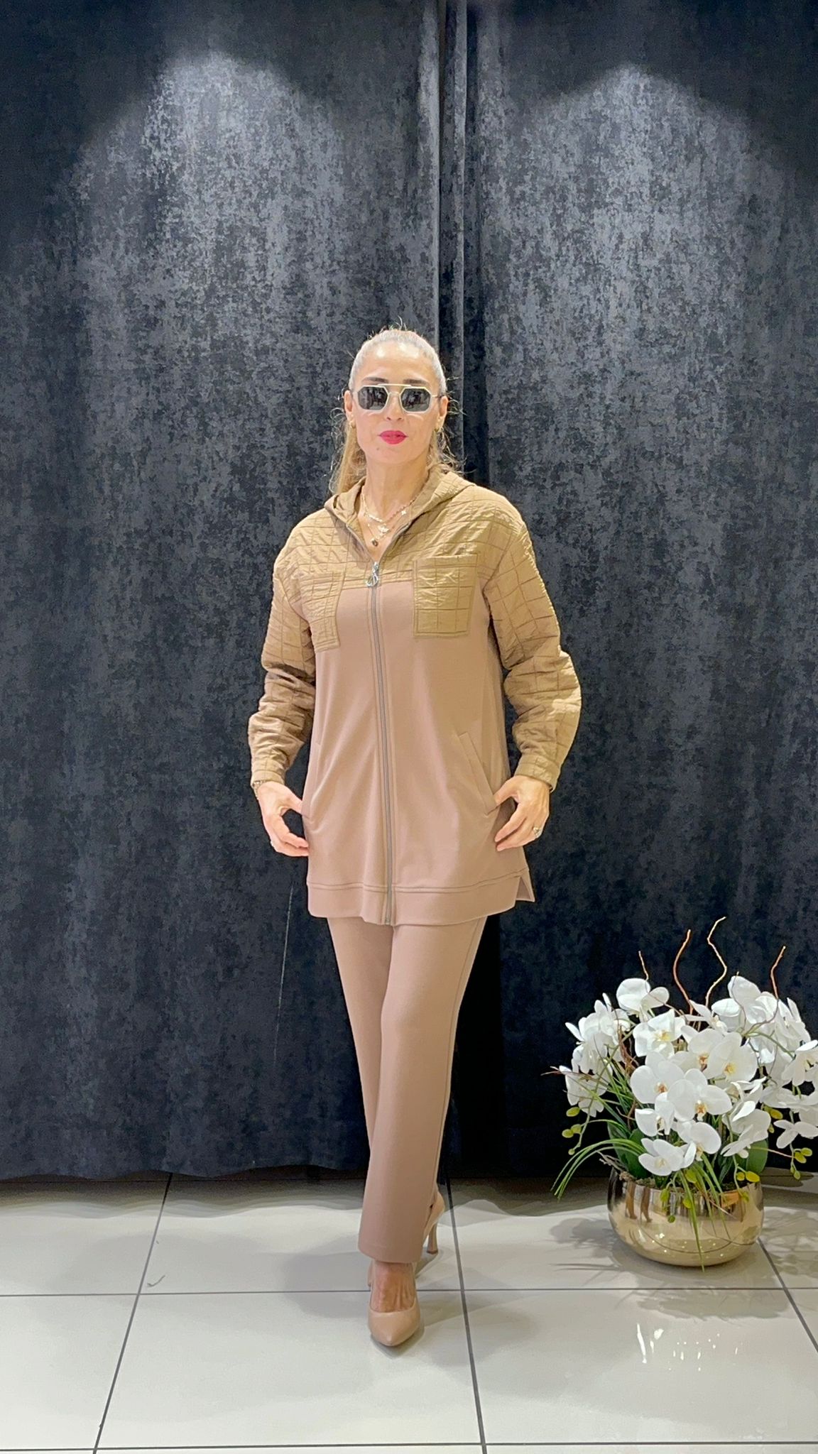 KAPİTONE BAMBIRLI ARKA NAKIŞ DETAY İKİLİ TAKIM  - CAMEL