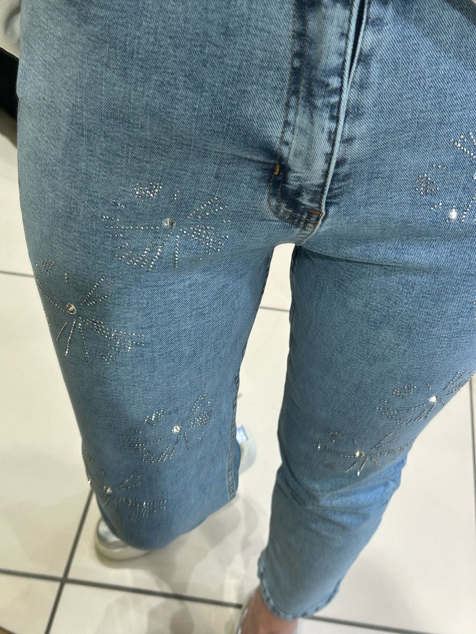 GÜNEŞ DESEN LİKRALI TAŞLI DETAYLI KOT PANTOLON