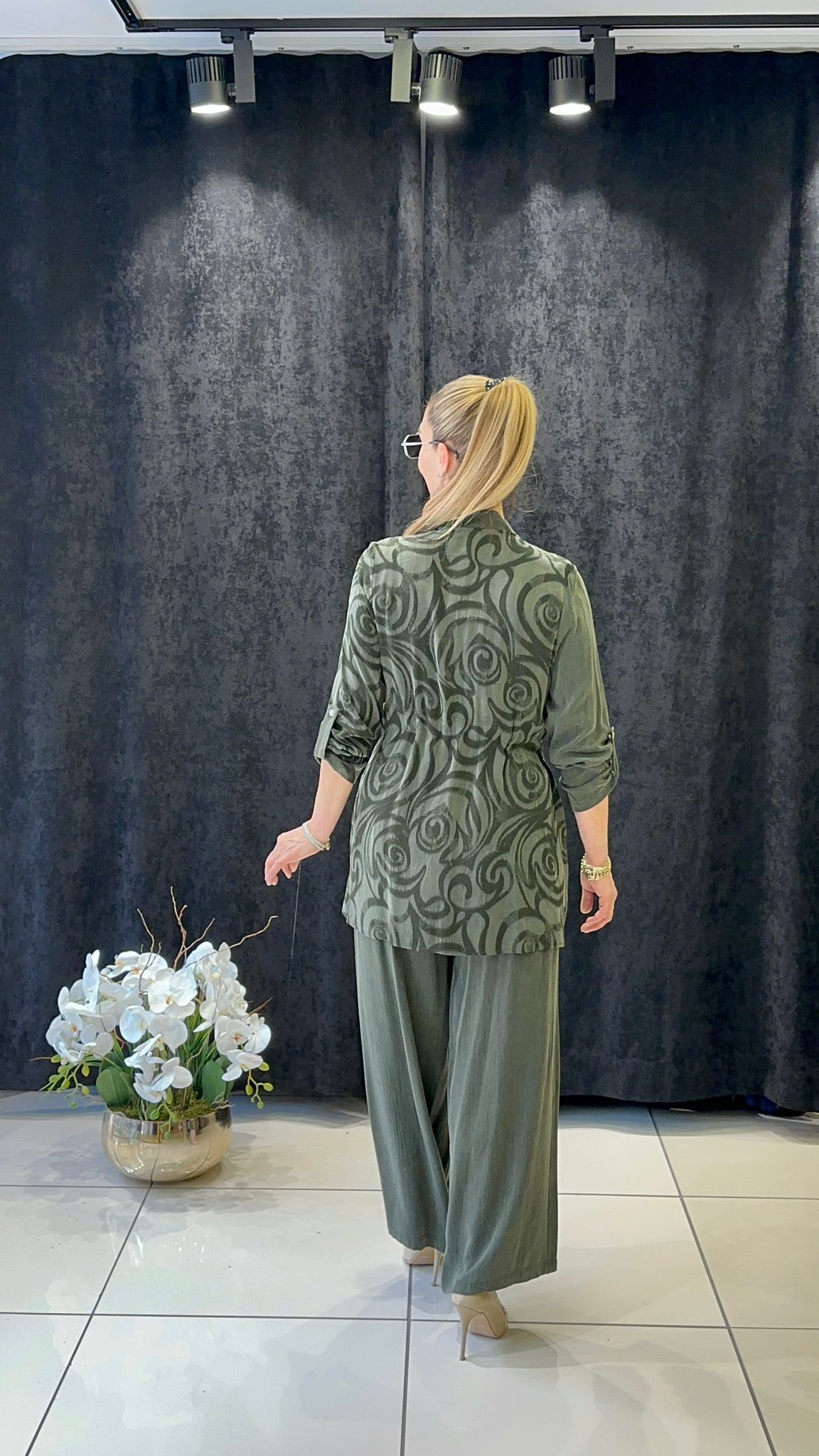 İPEK QUPRA GİRDAP DESENLİ İKİLİ TAKIM  