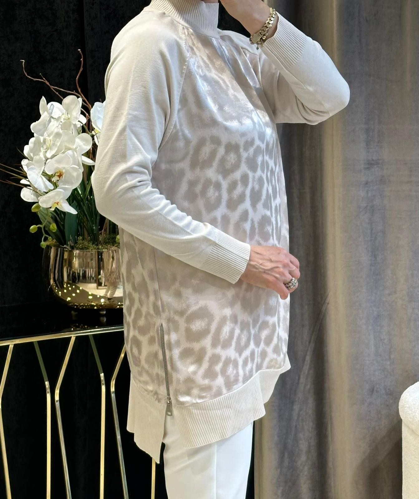 YANI FERMUARLI SATEN LEOPAR DESEN SOĞUK İP TRİKO - TAŞ
