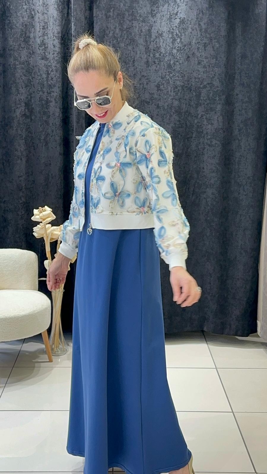 GÜL DETAYLI CEKETLİ ELBİSE 