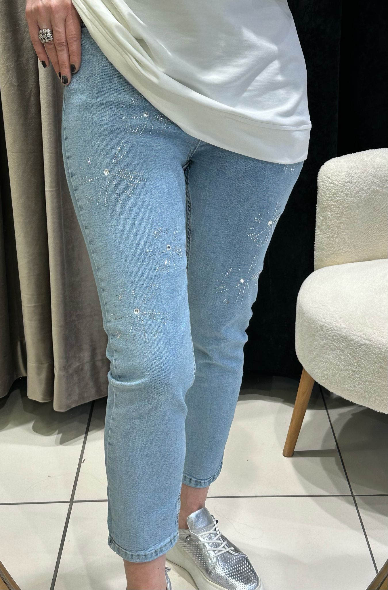 GÜNEŞ DESEN LİKRALI TAŞLI DETAYLI KOT PANTOLON