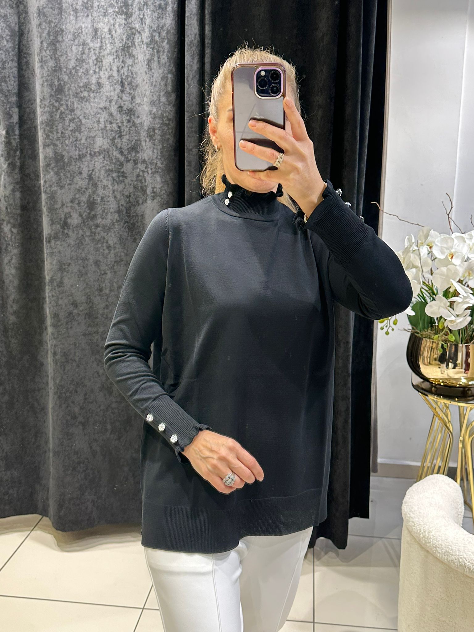 FIRFIR YAKA DÜĞME DETAYLI SOĞUK İP MESERİZE TRİKO  - SİYAH