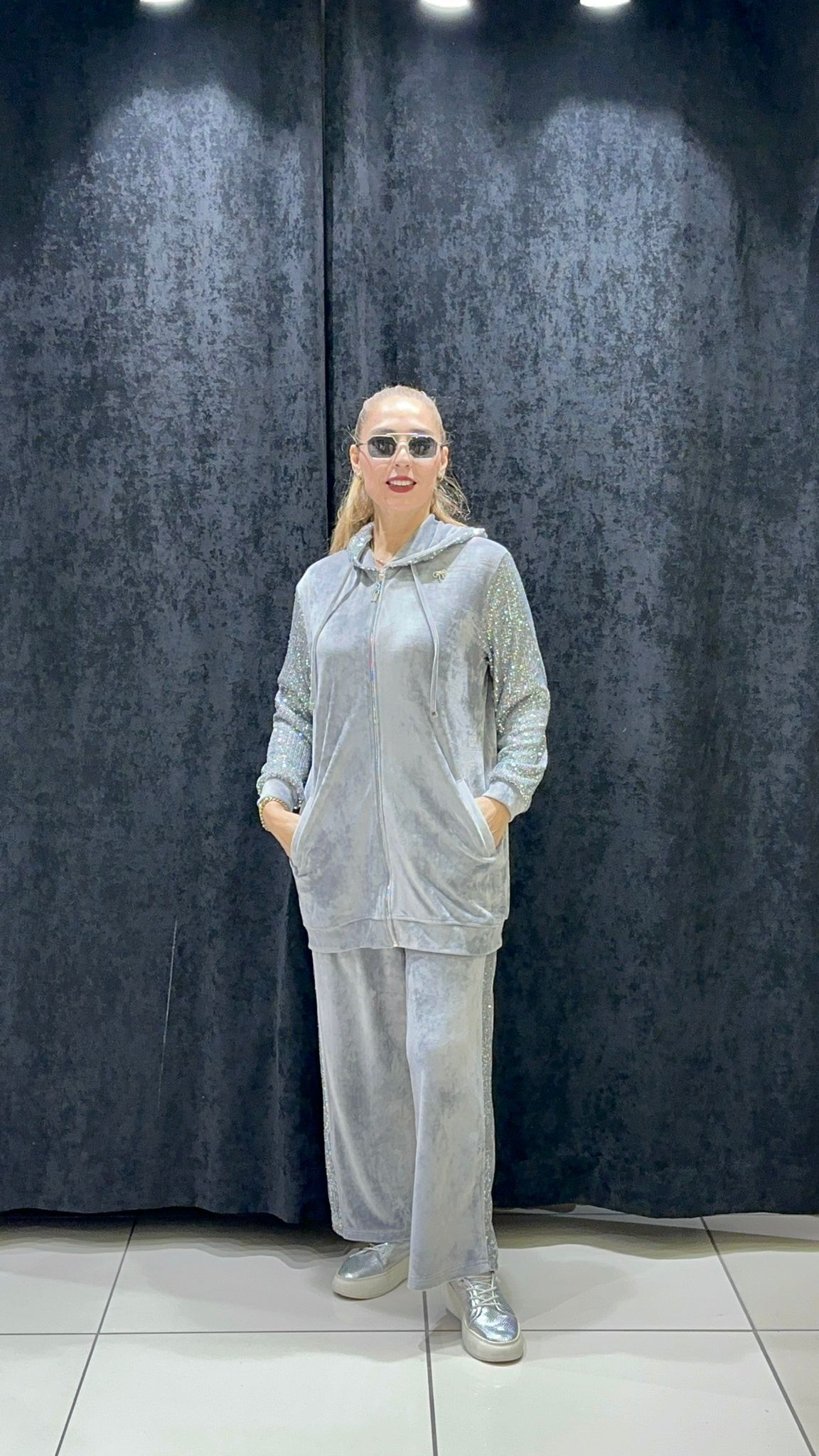 İPEK KADİFE KUMAŞ PUL DETAY PANTOLON İKİLİ TAKIM 