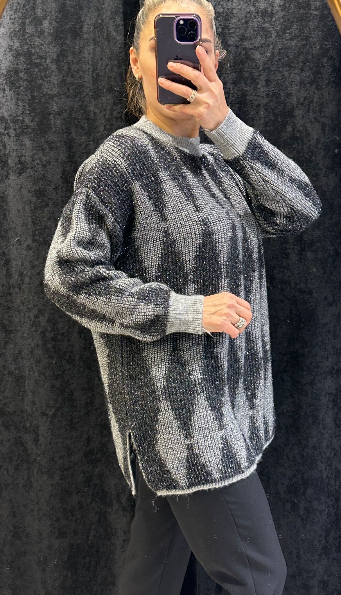 BİSİKLET YAKA SİMLİ DESENLİ SOFT TRİKO  - SİYAH