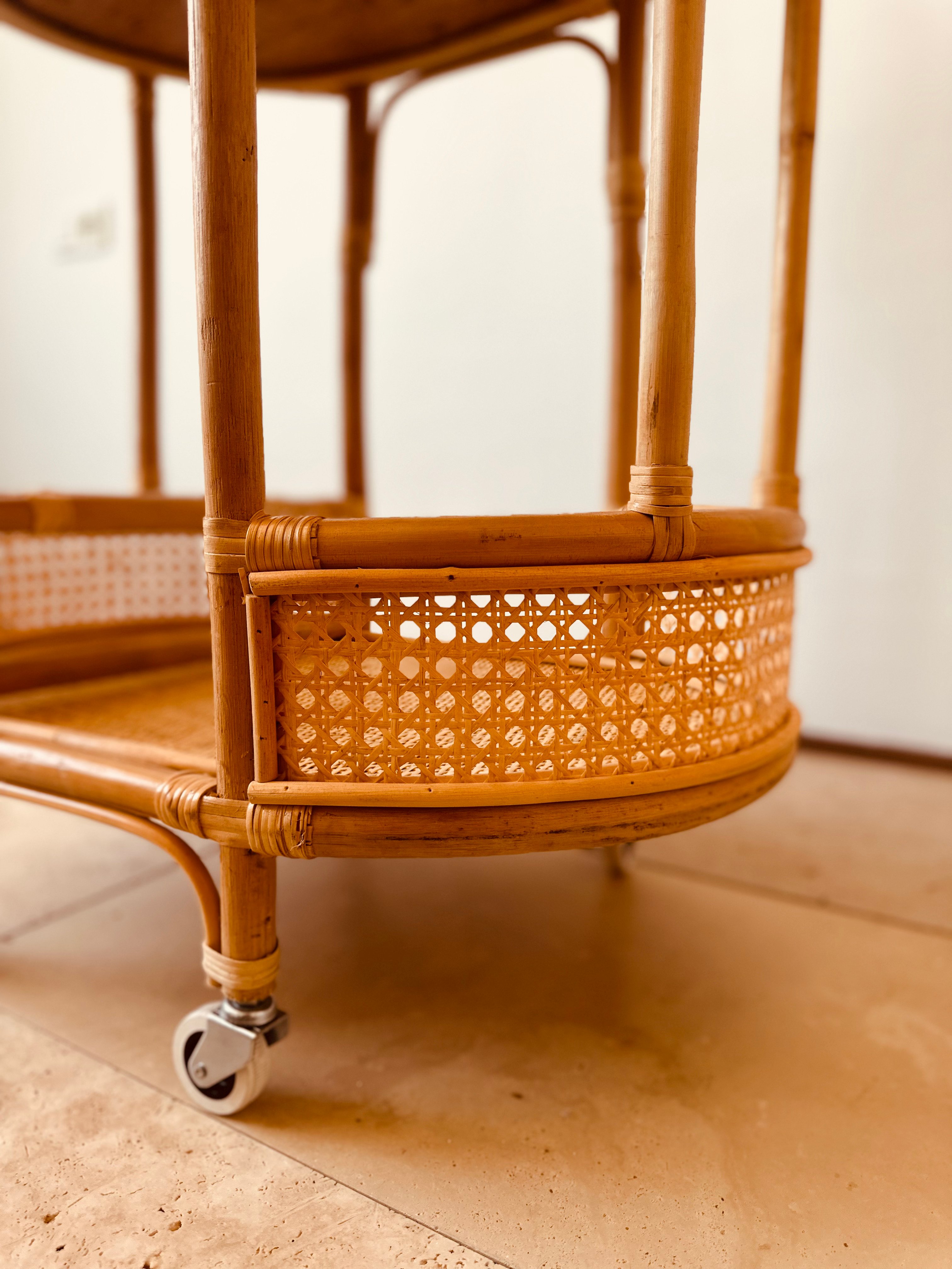 Shuttle Rattan Servis Arabası