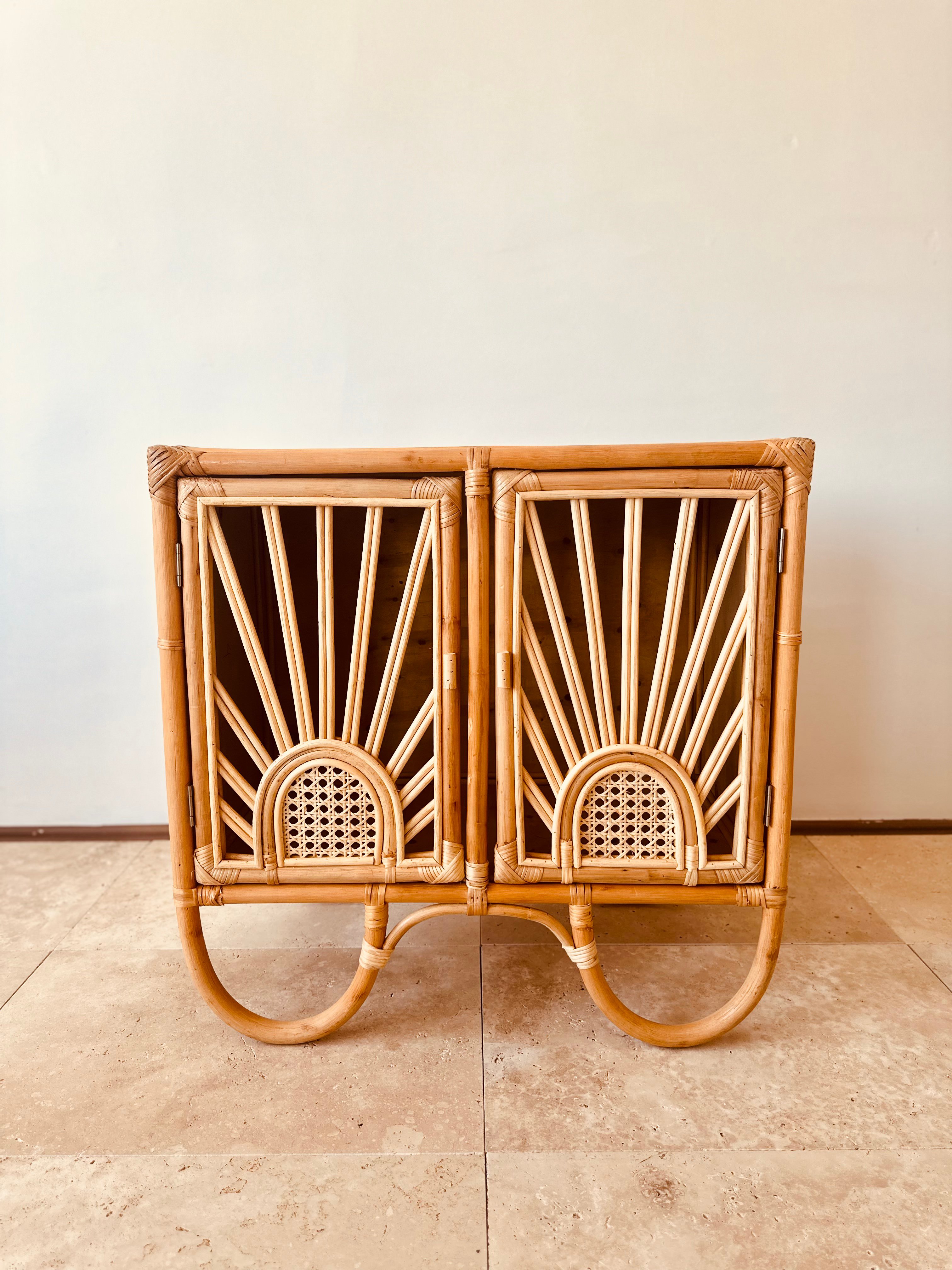 Hug Mini Rattan Konsol