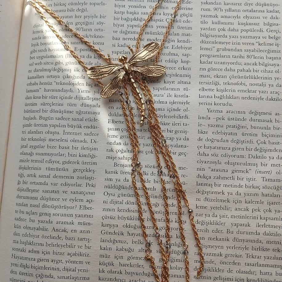 Zara Marka Model Tasarım Yusufçuk Kuşu Kolye