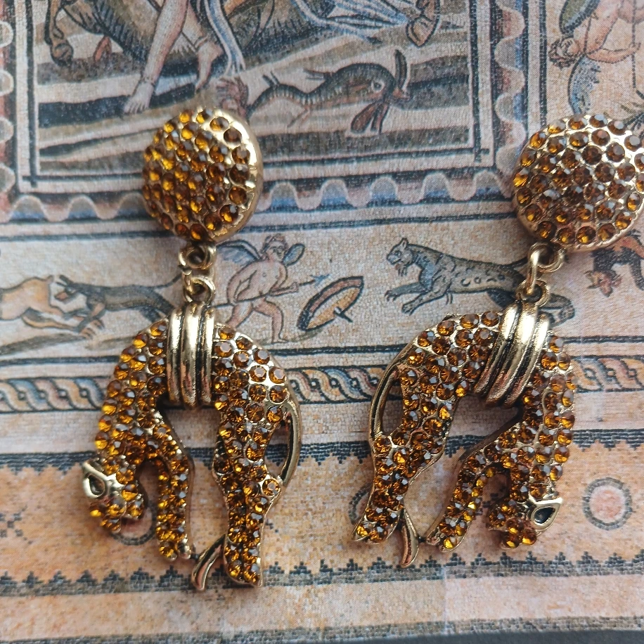 925 Ayar Gümüş Zirkon Taşlı  Leopar Sallantı Kadın Gold Küpe