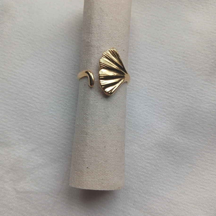 Gold Altın Kaplama Titanyum Paslanmaz Çelik Ginko Yaprağı Kadın Yüzük