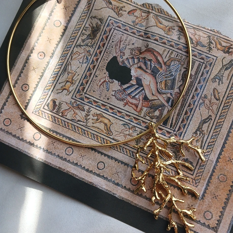 Zara Model Mercan Choker