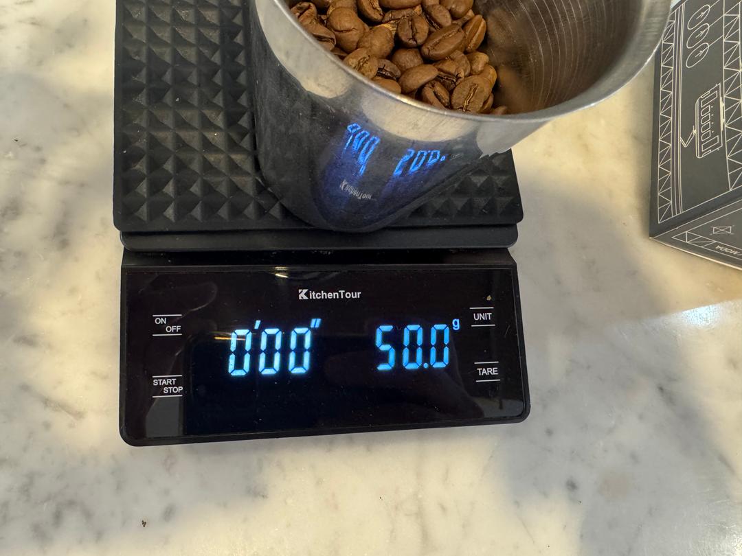 50 gram kahve'yi ölçüyorum