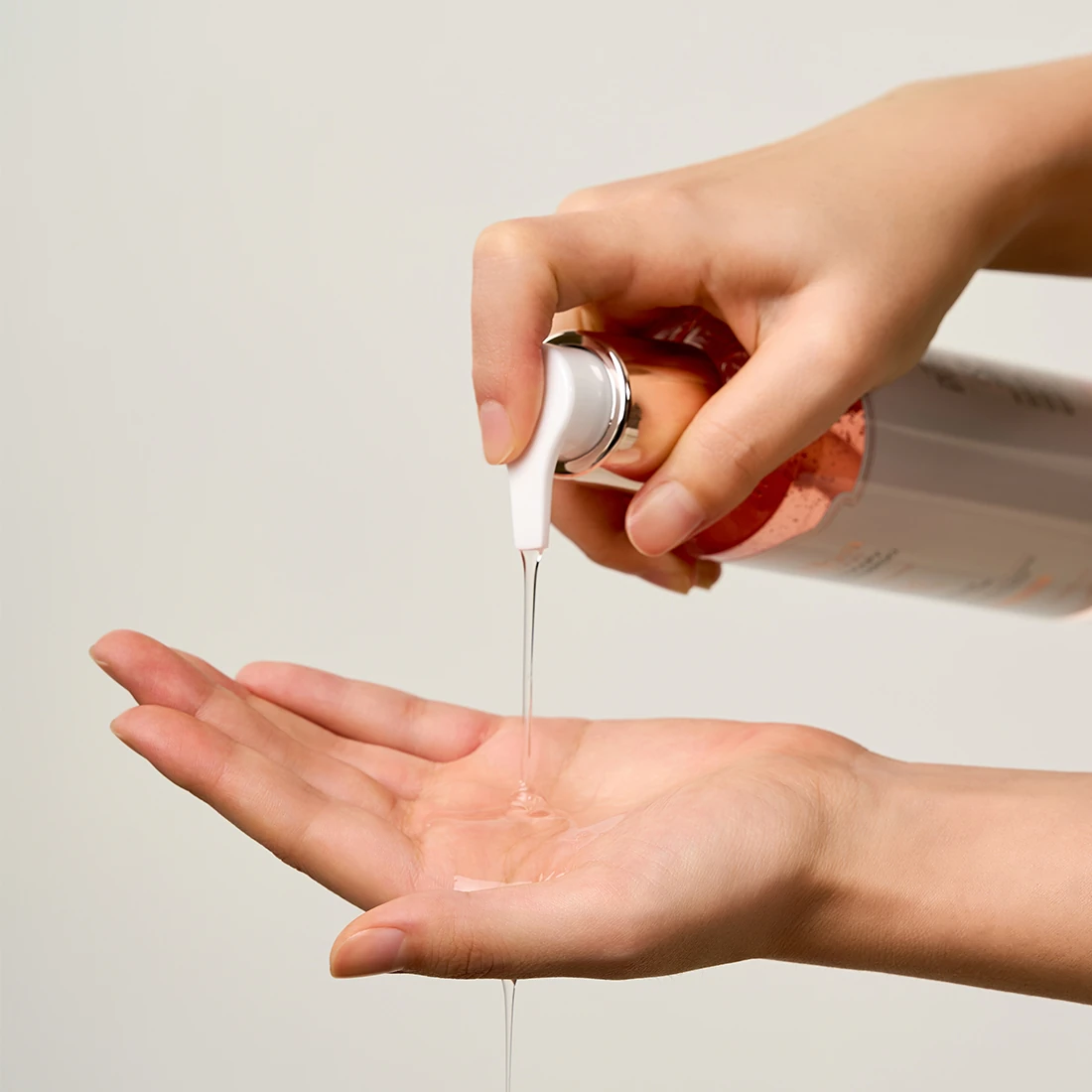 d'Alba Professional Repairing Scalp Therapy Serum Shampoo (Rose Freesia)275ml - Saç Derisi Bakımı Yapan Şampuan